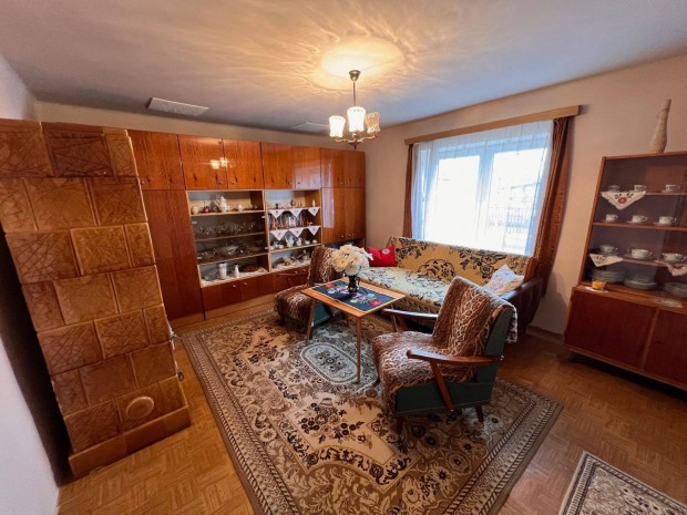 Ny�regyh�za K�zel�ben Kaz�rbokorban KIS Tanya Elad�