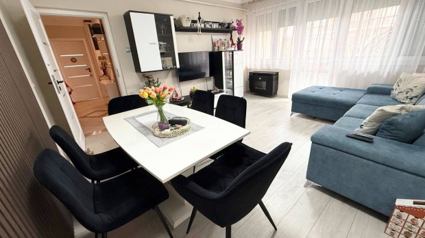 Ny�regyh�za Malomkertben 76 nm 3 szob�s 2. emeleti fel�j�tott lak�s e