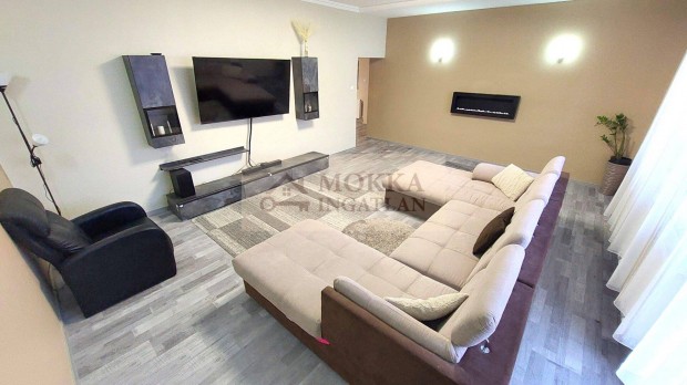 Ny�regyh�za-Ny�rsz�l�s 135m2 Fiatalos Modern Csal�di H�z Elad�!