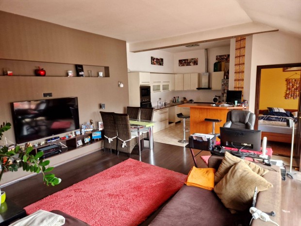 Ny�regyh�za �r�k�sf�ld�n 100NM-Es 3 Szoba Nappalis Lak�s Hossz�t�vra K