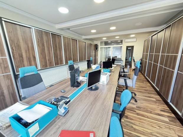 Ny�regyh�za - Belv�ros - Iroda - Rendel� - �zlethelyis�g - Elad�