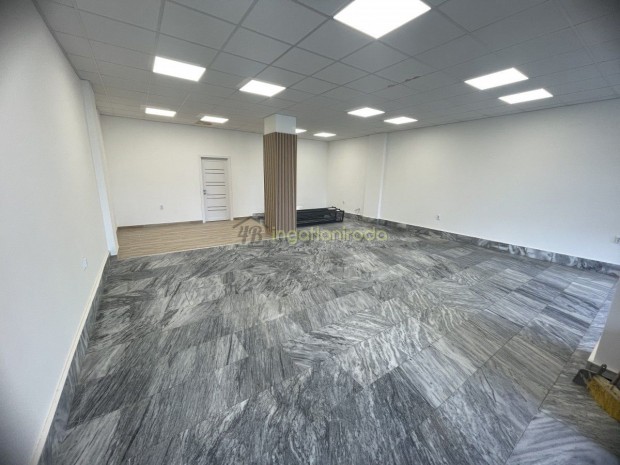 Ny�regyh�za - Belv�ros - Iroda - �zlethelyis�g - Bemutat�terem - Kiad�