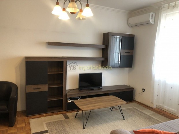 Ny�regyh�za - Belv�ros - Lak�s - Kiad�