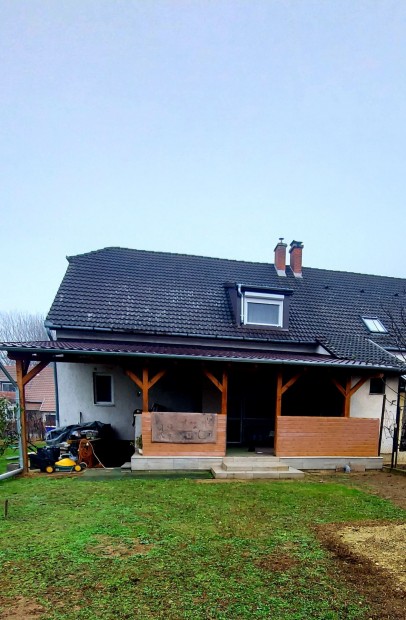 Ny�regyh�za - Borb�ny�n szintes ikerh�z elad�!