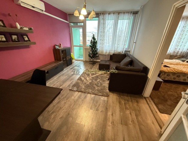 Ny�regyh�za - Malomkert - Lak�s - Elad�