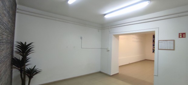 Ny�regyh�za abszol�t belv�ros�ban �zlethelyis�g elad�