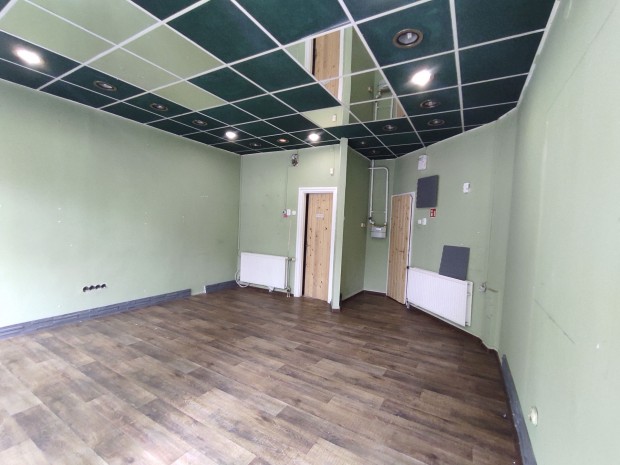 Ny�regyh�za belv�ros�ban �zlethelyis�g kiad�