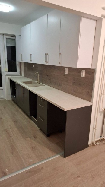 Ny�regyh�za belv�rosi 2 szoba+nappalis ,kis rezsij� lak�s kiad�