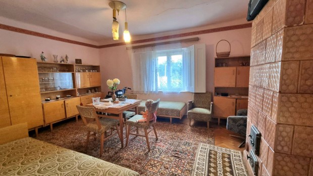 Ny�regyh�za k�zel�ben elad� tanya/csal�di h�z