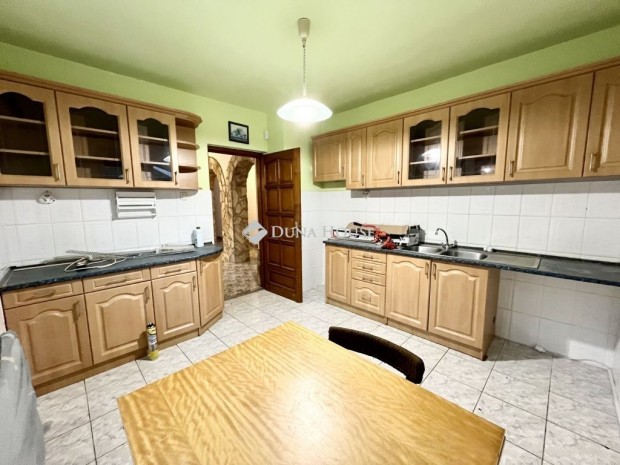 Ny�regyh�zai 102 nm-es h�z elad�