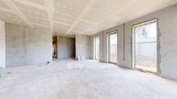 Ny�regyh�zai 133 nm-es h�z elad�