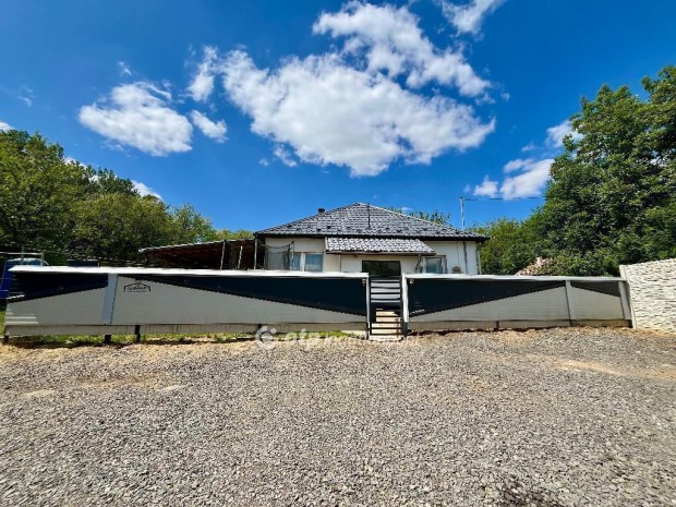 Ny�regyh�zai 90 nm-es h�z elad�