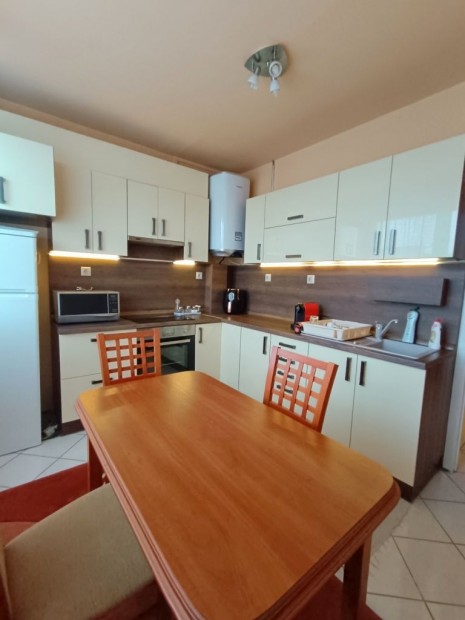 Ny�regyh�zai kiad� 54 nm-es lak�s