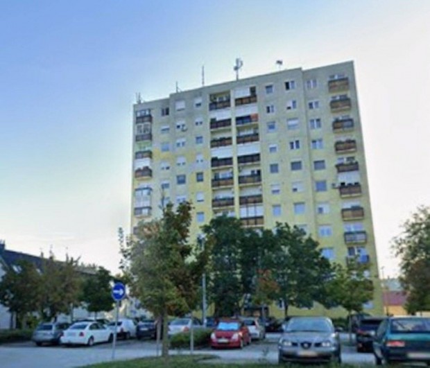 Ny�regyh�z�n 54nm-es lak�s