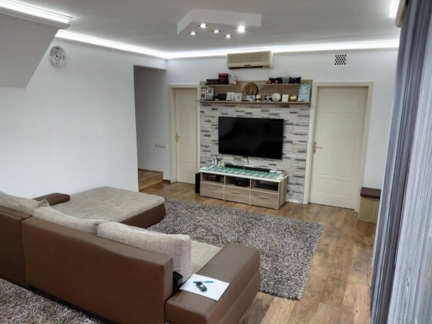 Ny�regyh�z�n, �r�k�sf�ld�n elad� sorh�z!