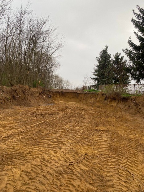 Ny�regyh�z�n a Kisdi�fa utc�ban �p�t�si telek elad�!