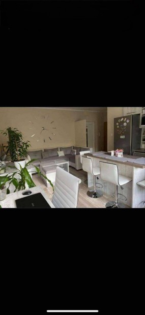 Ny�regyh�z�n alb�rlet kiad�