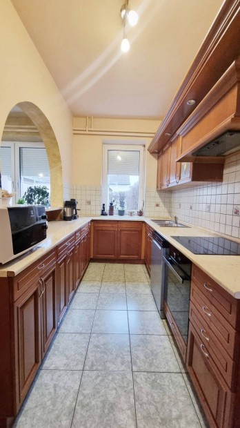 Ny�rtelek Csendes Zs�kutc�j�ban K�t Utc�ra Ny�l� Telek, 4 szoba