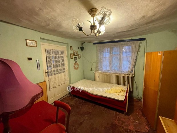 Ny�rteleki elad� 58 nm-es h�z