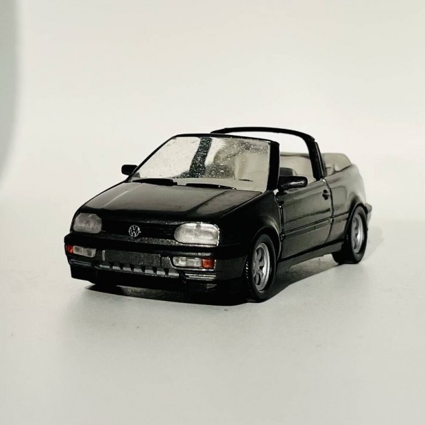 Nyithat VW Golf 3 cabriolet modell 1/43 Shabak 1:43 Volkswagen