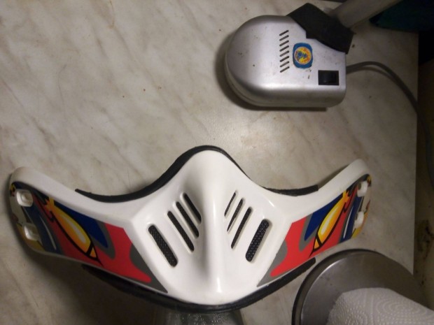 Nyitott sisakhoz,arc/ll vd j.FM retr