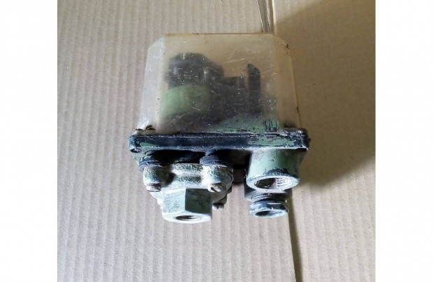 Nyomskapcsol 230Volt