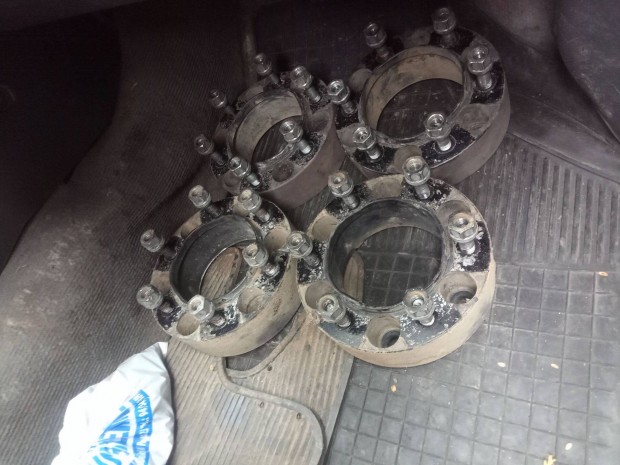 Nyomtáv szélesîtő 6*139.7 4 db eladó!