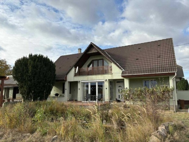 Nyugalom, t�r �s lehet�s�gek Pog�nyban