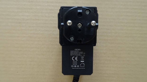 OEM tpegysg 12V DC stabilizlt