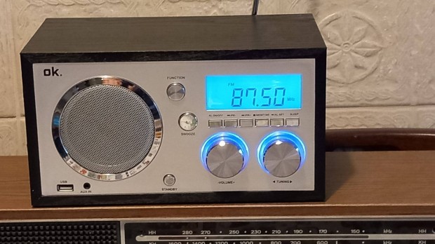 OK Owr 200 b radi usb FM/MW, MP3 lejtszs, audio bemenet