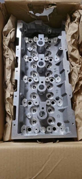 OM611 �j gy�ri hengerfej!!! A6110104420 elad�