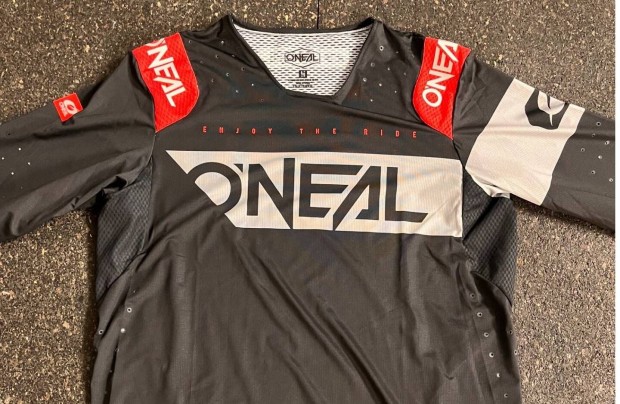 ONeal brings, motoros mez