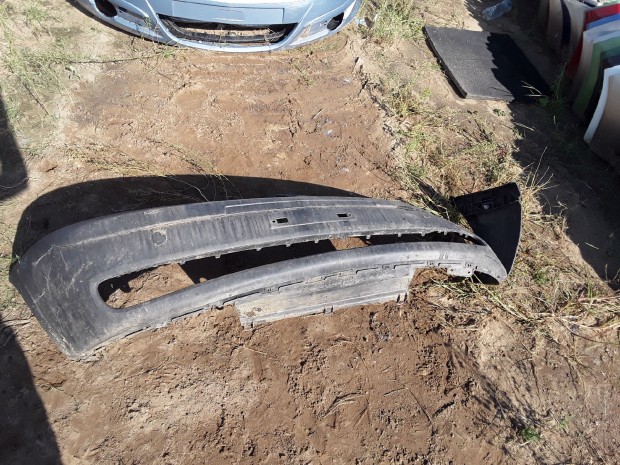 OPEL CORSA C 2000-2006 Első Lökhárító Enyhén sérült eladó