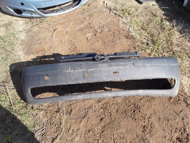 OPEL CORSA C 2000-2006 Első Lökhárító Enyhén sérült eladó