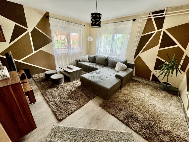 �RI�SI FEDETT TERASZ - EXKLUZ�V KIVIL�G�TOTT SZALETLI - S�T�GET� - WEL