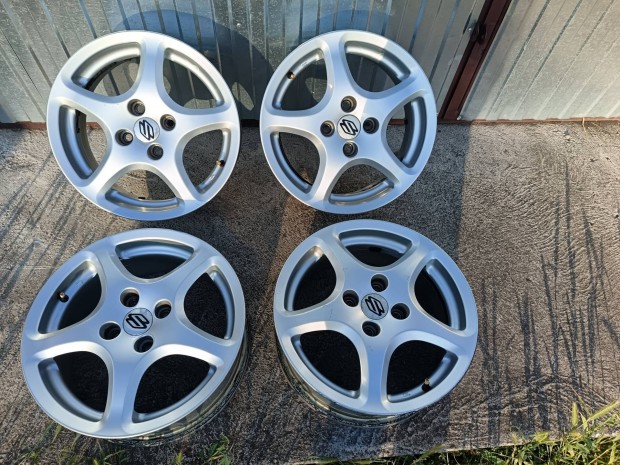 O.Z suzuki 4x100 15 col alufelni szett