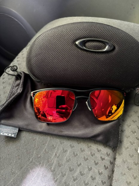 Oakley Holbrook Titanium jszer karcmentes napszemveg