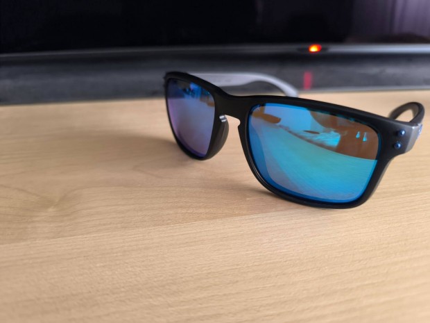 Oakley holbrook polr lencss napszemveg