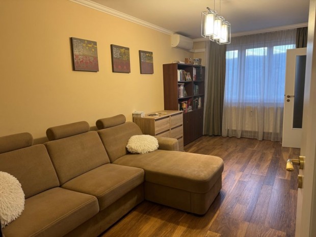 �bud�n, a Fl�ri�n t�tn�l panor�m�s 3 szob�s fel�j�tott lak�s!