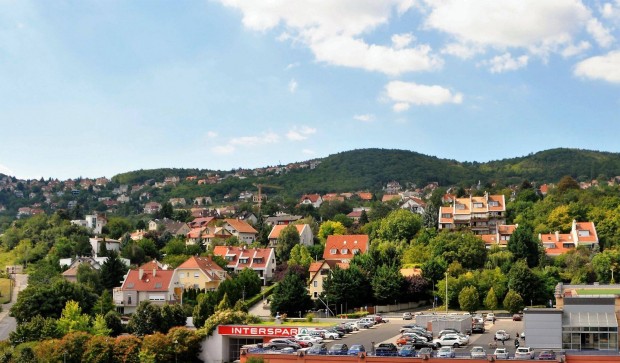 Óbudán, panorámás, erkélyes szép lakás