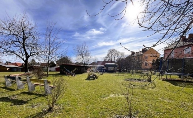 �csai 59 nm-es lak�s elad�