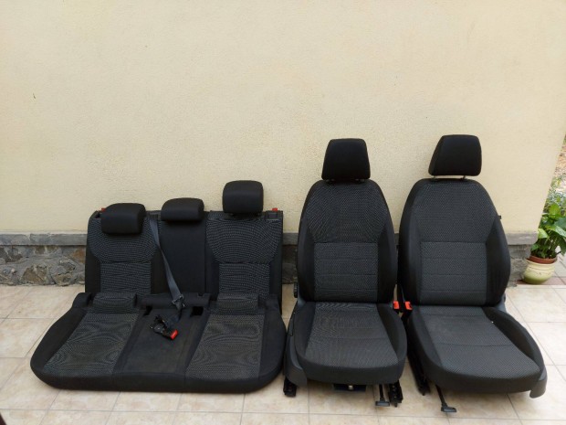 Octavia 3 �l�sgarnit�ra elad�