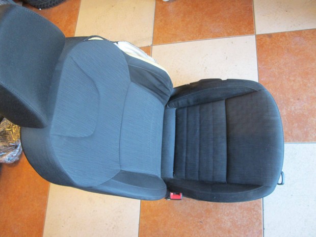 Octavia III Jobb Els ls