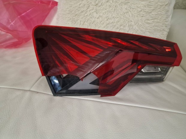 Octavia combi bal hatso lampa