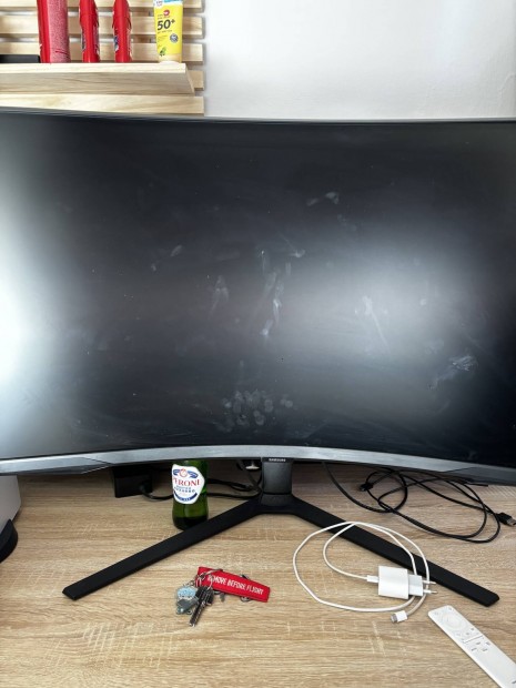 Odyssey G6 smart gaming monitor