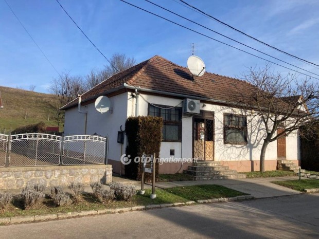 Ófalui eladó 140 nm-es ház