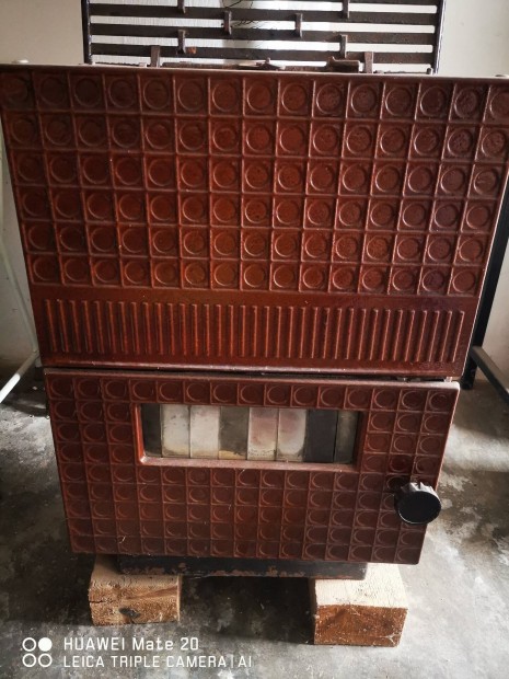 Ohra m�rk�j� n�met szenes k�lyha! 