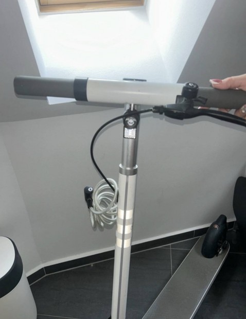 Okai Neon Lite elektromos roller