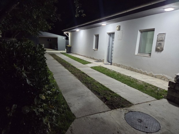 Okoseszk�zzel vez�relhet�, fel�j�tott h�z elad� Neszm�lyen!