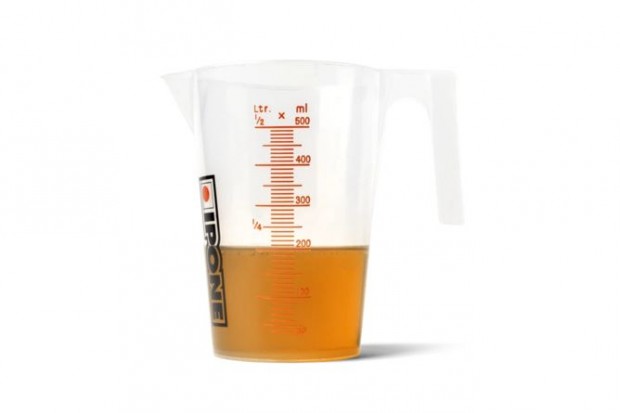 Olajmérő pohár skálával Ipone 500 ml
